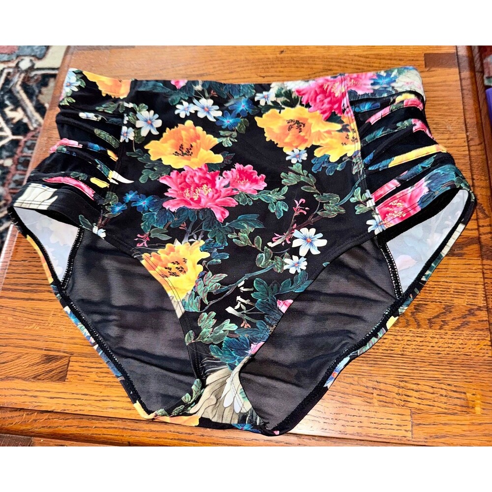 Torrid Floral swim suit bottom only size 1